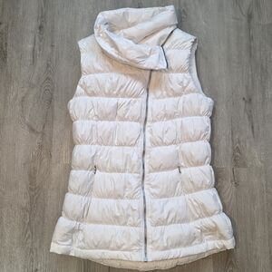 Athleta Womens Quilted Vest Size Small Lightweight Puffer Goose Down White